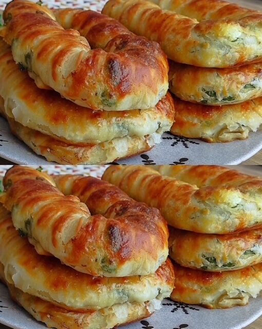 Niezależnie od tego ile ich zrobisz, wszystkie zostaną zjedzone zaraz po wyjęciu z piekarnika… Przepis na łatwe i pyszne banichki…