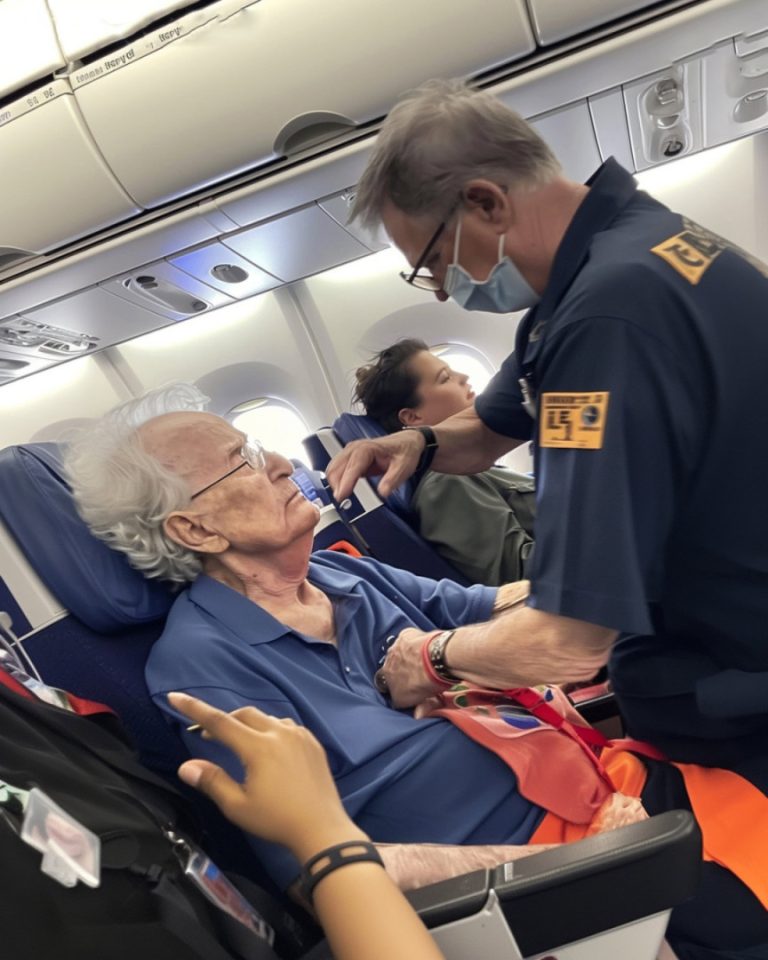 W wieku 78 lat sprzedałem wszystko, co miałem, i kupiłem bilet w jedną stronę, aby spotkać się z kobietą, którą zawsze kochałem… ale los postanowił inaczej.