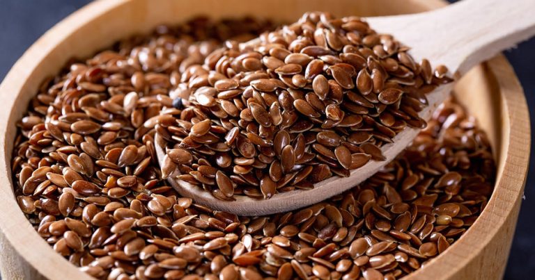 Dlaczego siemię lniane jest tak dobre dla Ciebie? 10 korzyści i właściwości odżywczych