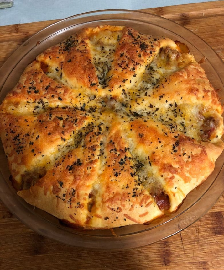 Szybka zapiekanka z ciastem rogalikowym i mięsem mielonym