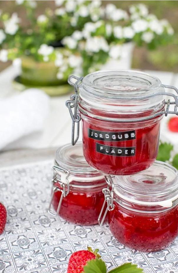 Dżem truskawkowy i bez