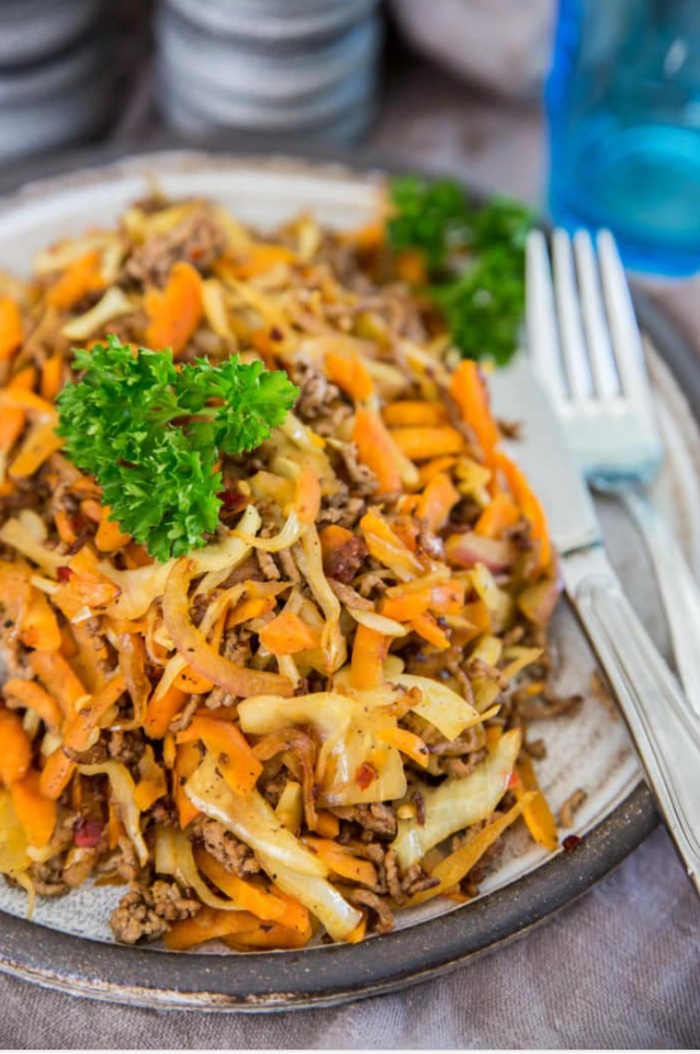 Biała kapusta smażona z żądłom!