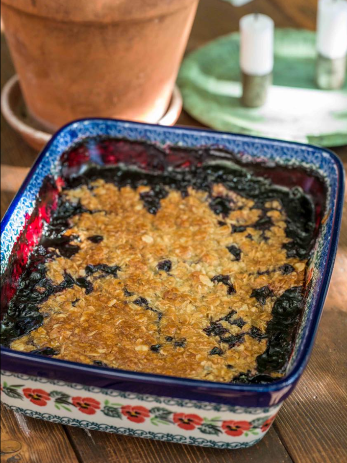 Chrupiąca jagodowa szarlotka z kardamonem