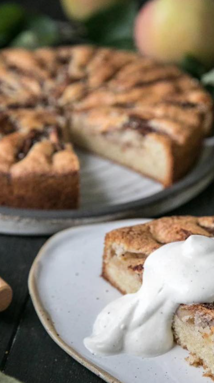 Ciasto jabłkowe z cynamonem i kardamonem