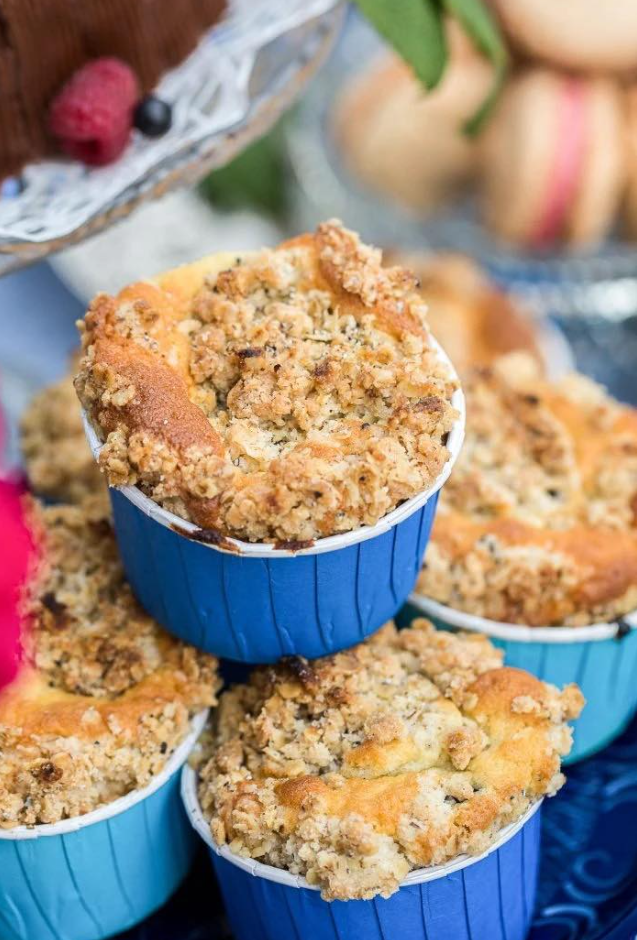 Muffinki z jagodami z okruszkiem ciasta