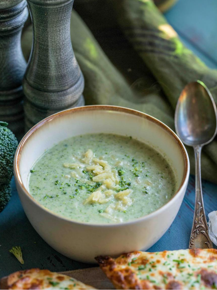 Zupa brokuła z serem