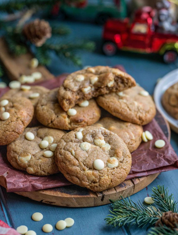 Piernikowe ciasteczka z białą czekoladą