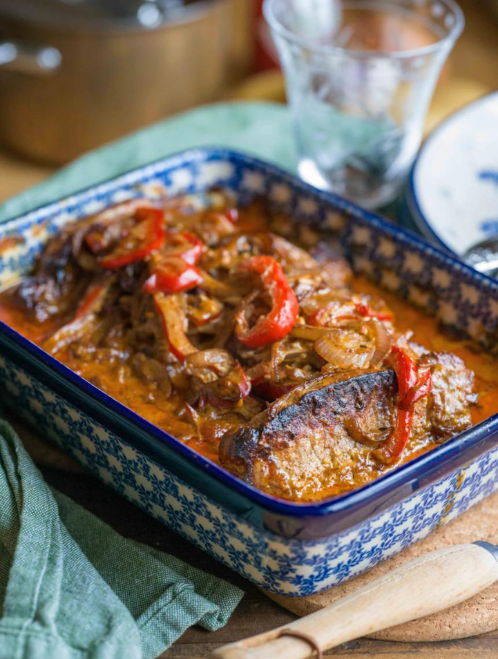 Kotlety schabowe w piekarniku z sosem kwaśną śmietaną