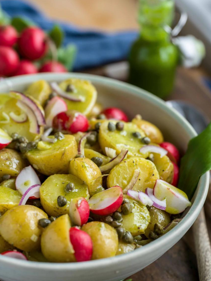 Sałatka ziemniaczana francuska z ramsonem