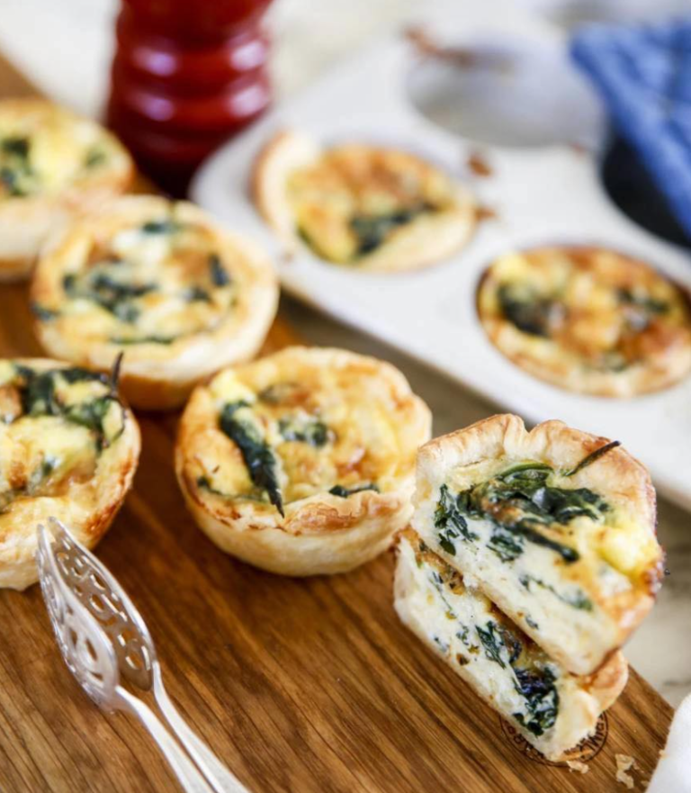 Małe ciasta na ciascie francuskim