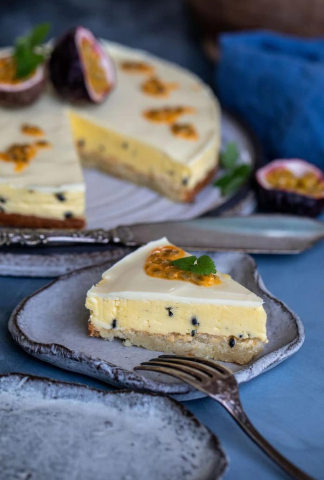 Białe ciasto Bishop's z marakują