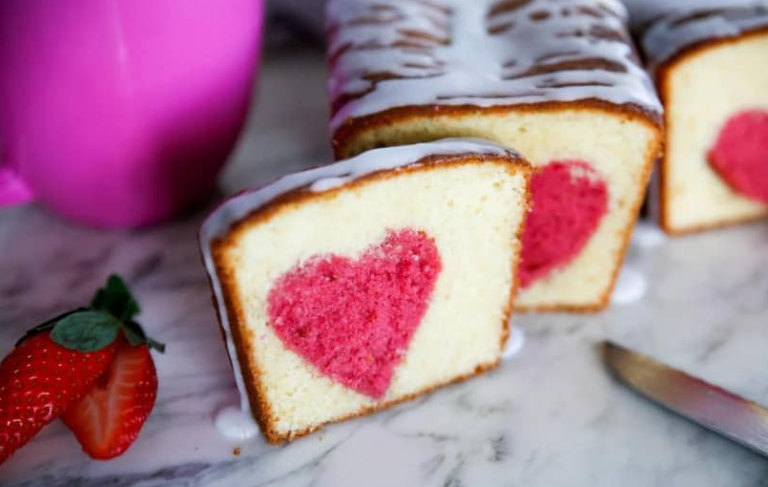 Tort z wykukiem – Ciasto niespodzianka!