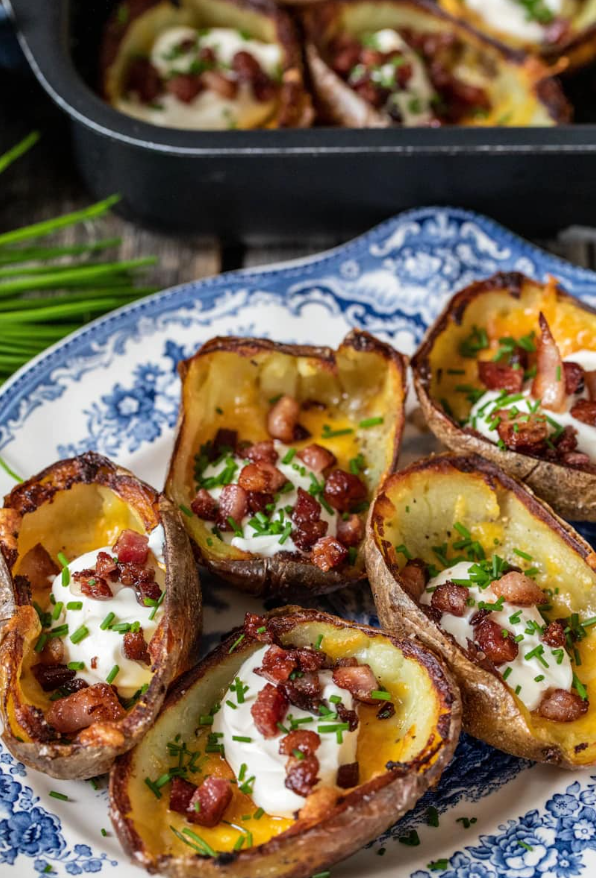 Skórki ziemniaczane – nadziewane skórki pieczonych ziemniaków