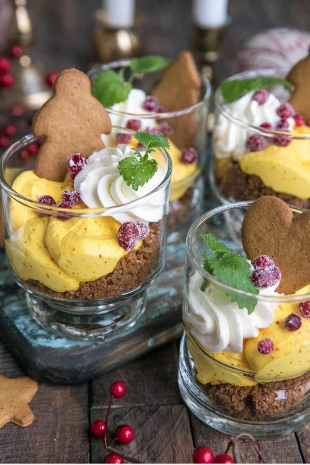 Sernik w szklance z szafranem