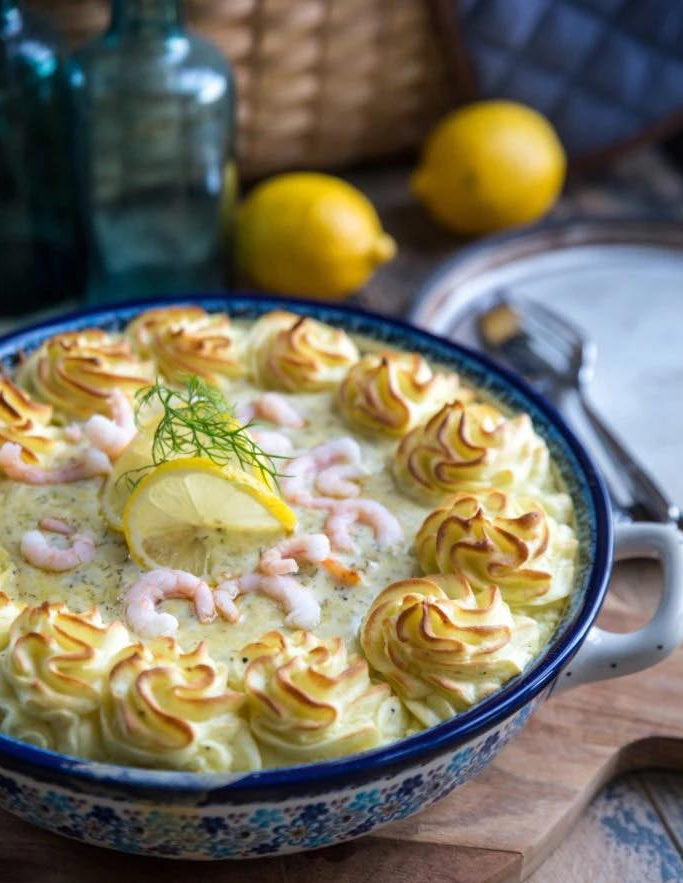 Zapiekany rybny sos z cytryną i koperkiem