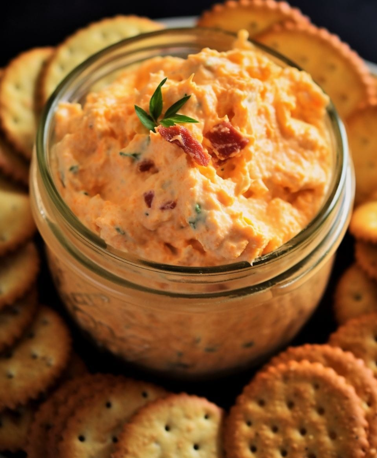 Przepis na łatwy dip z serem pimento – szybki i pyszny!