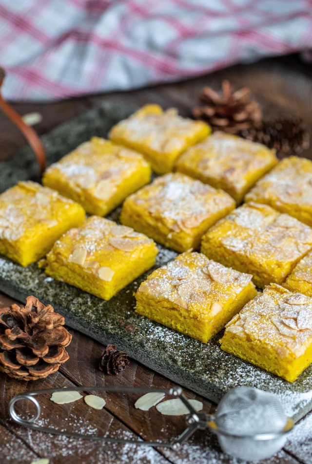 Przepis na kwadraty szafranowe