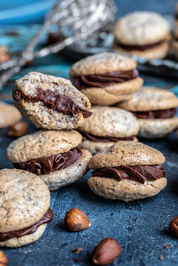 Ciasteczka z orzechami laskowymi i czekoladą