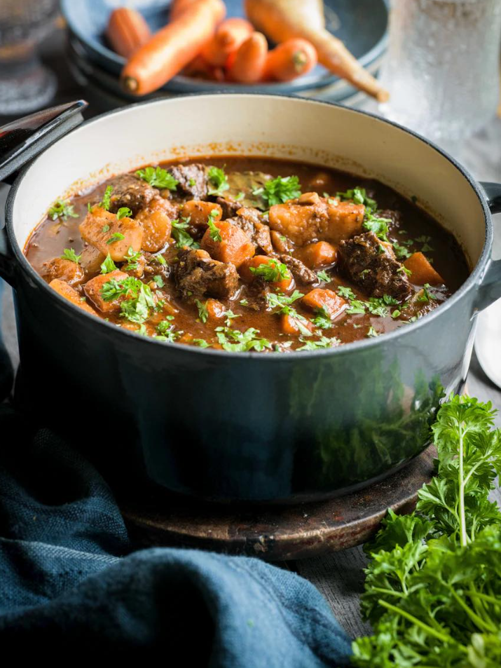 Sycąca zwara mięsna z warzywami korzeniowymi