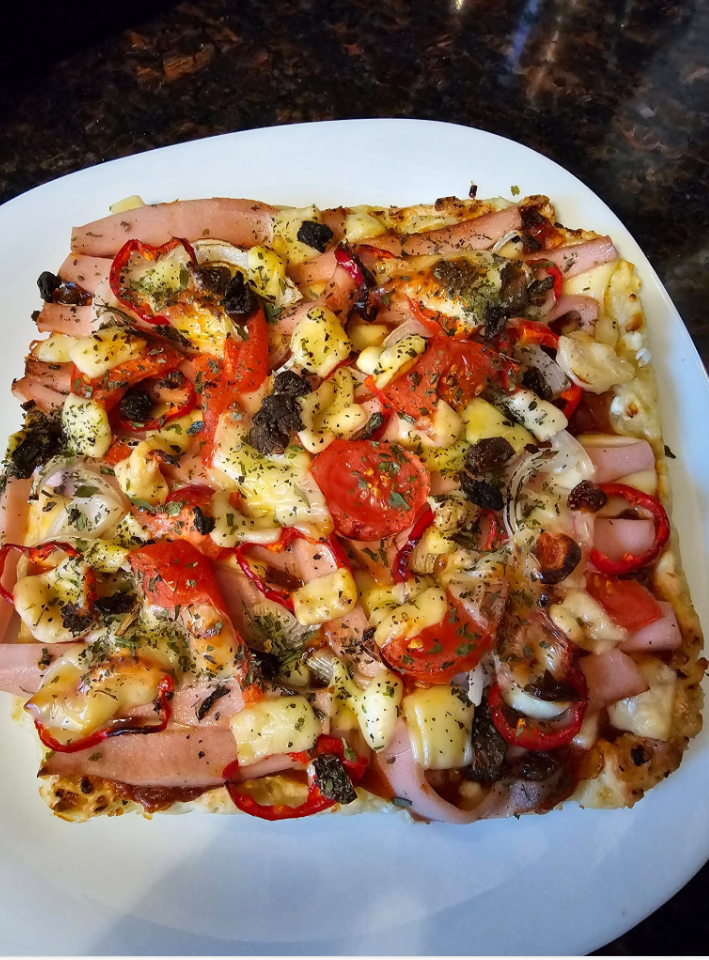 Pizza na spodzie z serka wiejskiego z airfryera