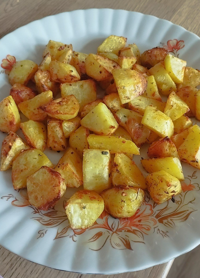 Chrupiące ziemniaczki z airfryera – miękkie w środku