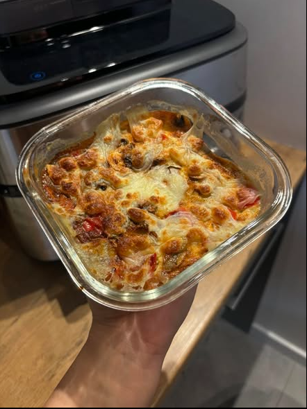 Zapiekanka z serka wiejskiego z szynką, warzywami i serem z airfryera