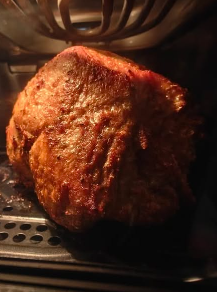 Pieczona szynka wieprzowa z frytkownicy beztłuszczowej