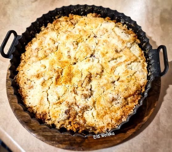 Szybka szarlotka sypana z airfryera – gotowa w 45 minut